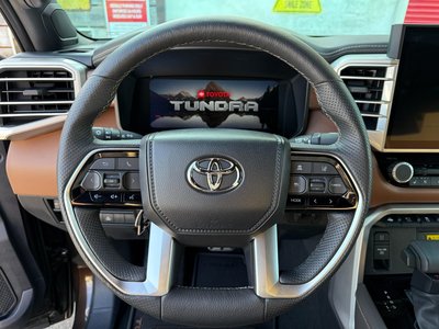 2024 Toyota TUNDRA thumbnail 33