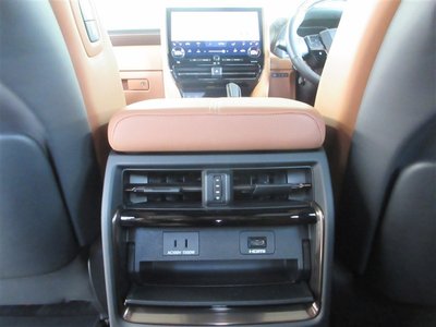 صورة 20 لـ 2023 Toyota VELLFIRE