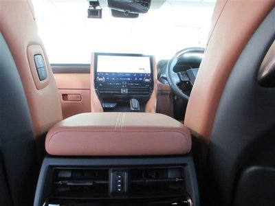 صورة 14 لـ 2023 Toyota VELLFIRE