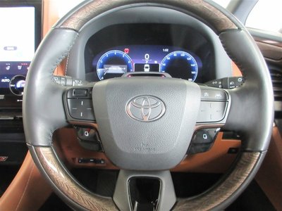 صورة 31 لـ 2023 Toyota VELLFIRE