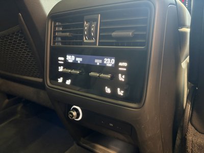 صورة 18 لـ 2024 Porsche CAYENNE