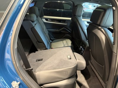 صورة 17 لـ 2024 Porsche CAYENNE
