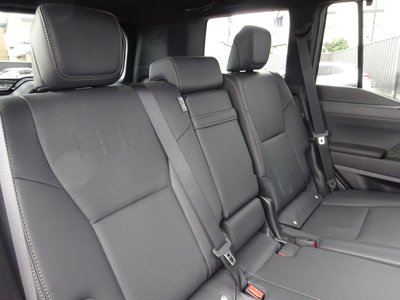 صورة 23 لـ 2025 Lexus GX