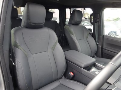 صورة 20 لـ 2025 Lexus GX