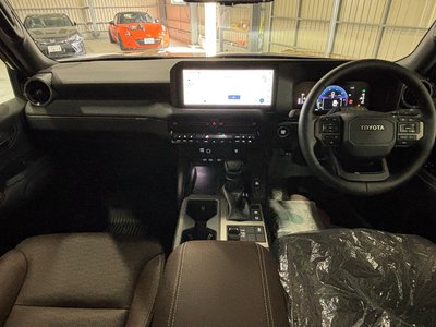 صورة 42 لـ 2024 Toyota LAND CRUISER 250