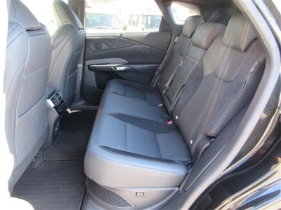2023 Lexus RX thumbnail 32
