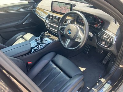 2023 BMW 5 SERIES photo 9