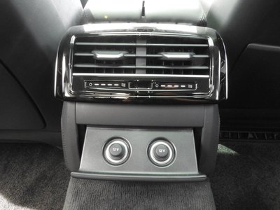 صورة 16 لـ 2025 AUDI A8
