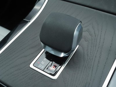 2026 LAND Rover RANGE ROVER VELAR thumbnail 18
