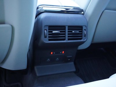 2026 LAND Rover RANGE ROVER VELAR thumbnail 33