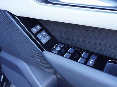 2026 LAND Rover RANGE ROVER VELAR thumbnail 43