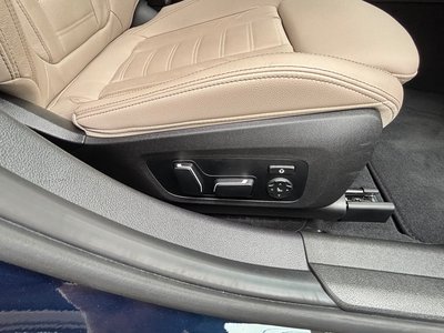 2025 BMW 3 SERIES photo 11