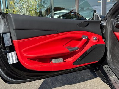 2022 Ferrari F8 SPIDER thumbnail 17