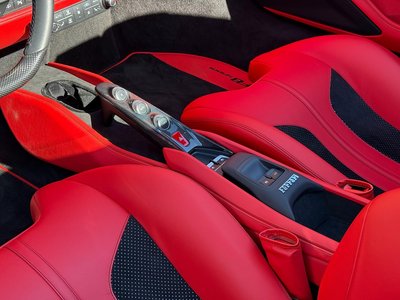 صورة 10 لـ 2022 Ferrari F8 SPIDER