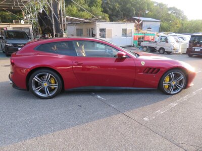 2019 Ferrari GTC4 LUSSO — миниатюра 21
