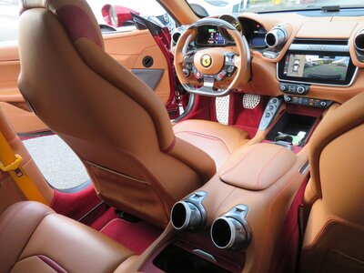 2019 Ferrari GTC4 LUSSO — миниатюра 46