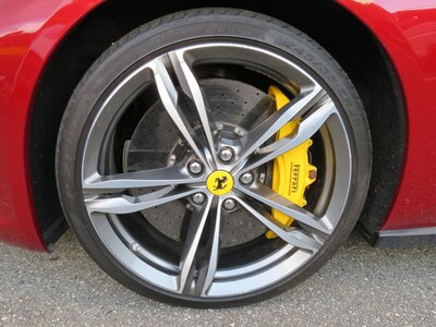 2019 Ferrari GTC4 LUSSO — миниатюра 75