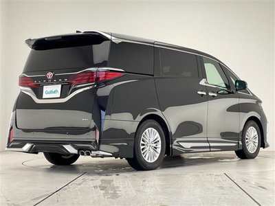 صورة 38 لـ 2025 Toyota ALPHARD