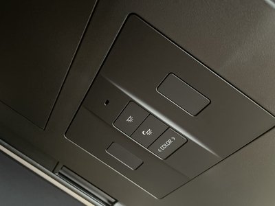صورة 68 لـ 2025 Toyota ALPHARD