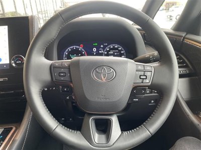 صورة 43 لـ 2025 Toyota ALPHARD