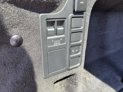 2025 LAND Rover DISCOVERY thumbnail 30