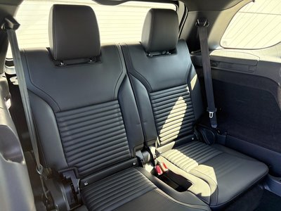 2025 LAND Rover DISCOVERY thumbnail 25