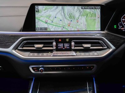 2021 BMW X7 photo 8