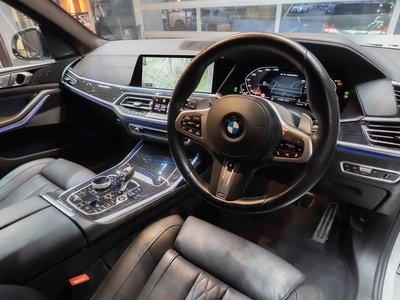 2021 BMW X7 photo 7