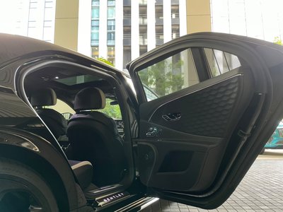2025 Bentley FLYING SPUR — фото 16