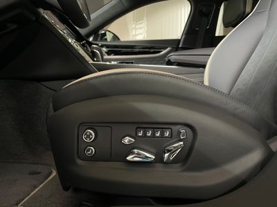 2025 Bentley FLYING SPUR — фото 11