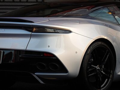 2019 Aston Martin DBS SUPERLEGGERA 照片 11