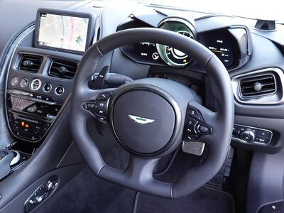 2019 Aston Martin DBS SUPERLEGGERA 照片 32