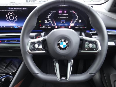2025 BMW 5 SERIES — фото 14