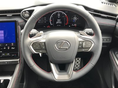 صورة 16 لـ 2026 Lexus LBX