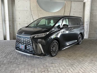 2025 Lexus LM photo 1