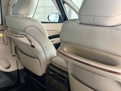 2025 Lexus LM photo 14
