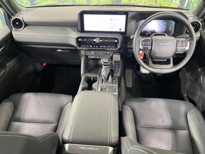 2025 Toyota LAND CRUISER 250 photo 2
