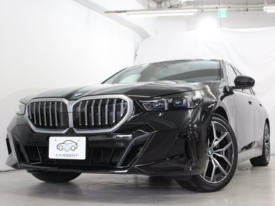 2024 BMW 5 SERIES photo 4