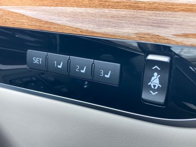 2021 Toyota CENTURY — миниатюра 29