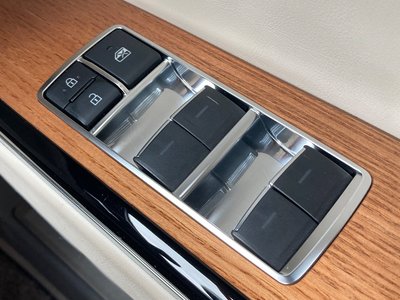 2021 Toyota CENTURY — миниатюра 30
