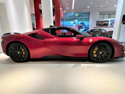 2021 Ferrari SF90 STRADALE — фото 16