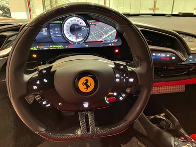 2021 Ferrari SF90 STRADALE 照片 40