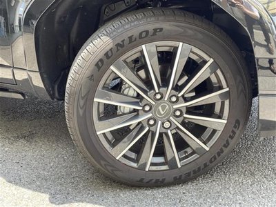 صورة 21 لـ 2025 Lexus GX