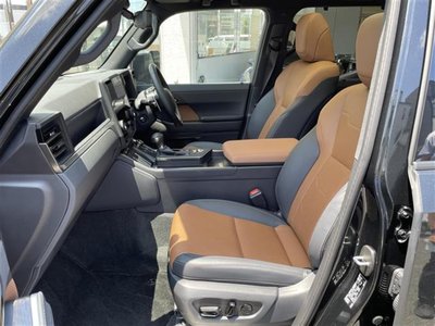 صورة 32 لـ 2025 Lexus GX