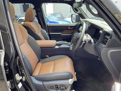 صورة 15 لـ 2025 Lexus GX