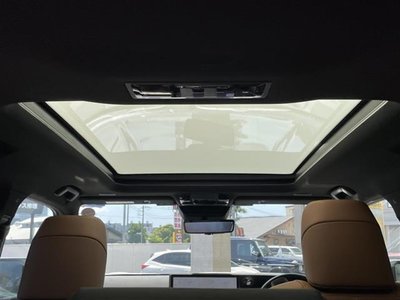 صورة 34 لـ 2025 Lexus GX