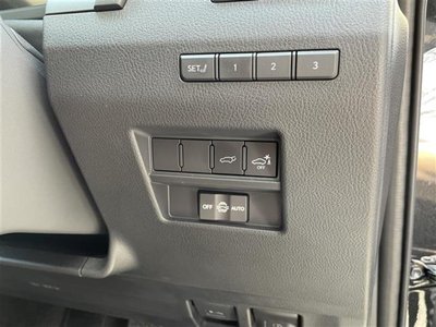 صورة 13 لـ 2025 Lexus GX