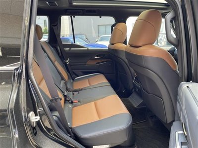 صورة 16 لـ 2025 Lexus GX