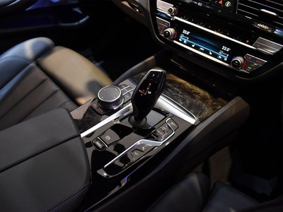 2021 BMW 5 SERIES thumbnail 29