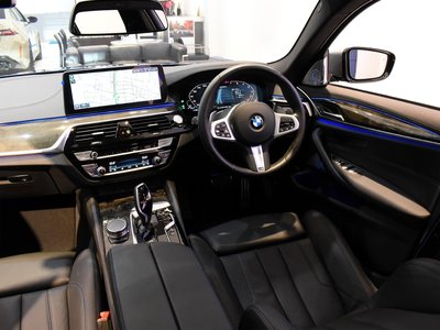 2021 BMW 5 SERIES thumbnail 24